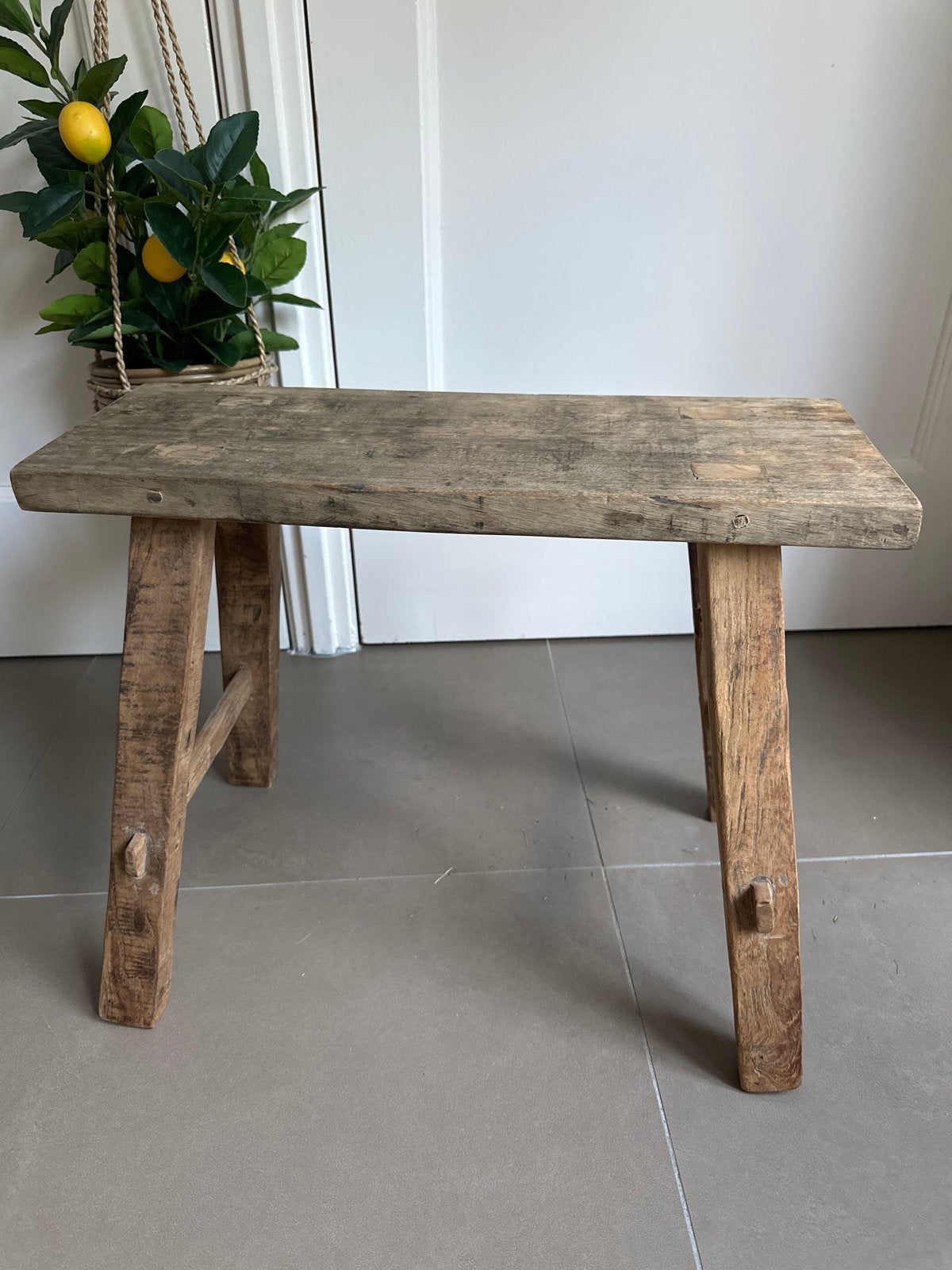 Houten krukje/bijzettafel/ balkonkruk/plantentafel, Ophalen, Gebruikt, Hout
