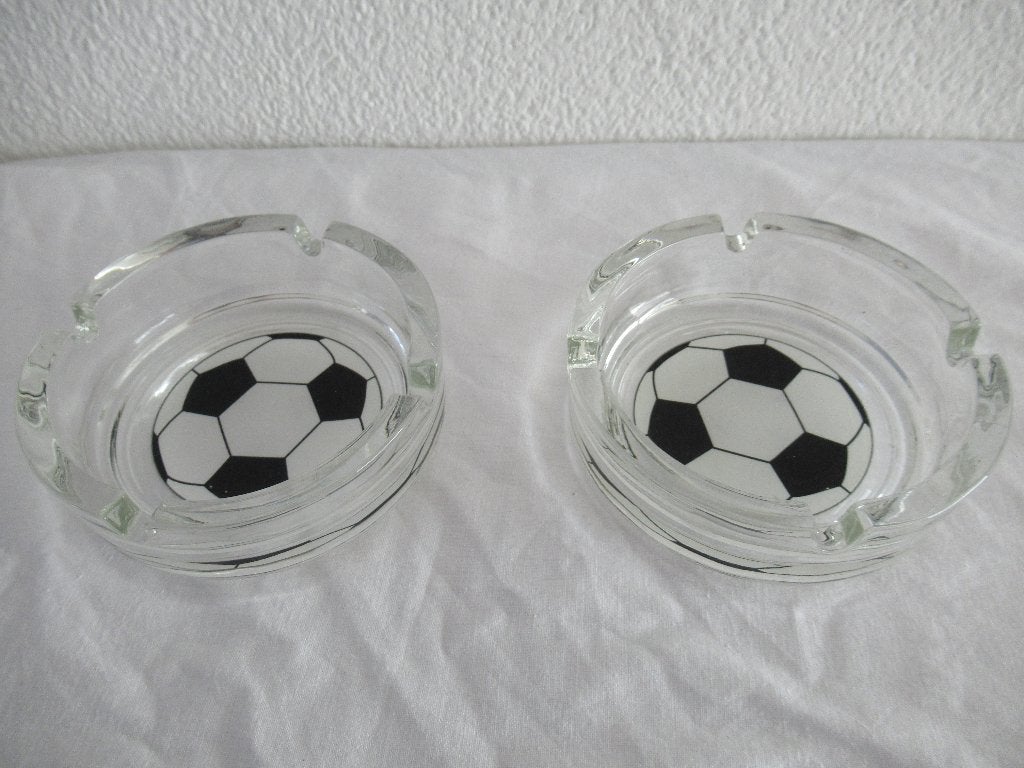 Asbak met opdruk voetbal, Ophalen of Verzenden, Gebruikt, Asbak