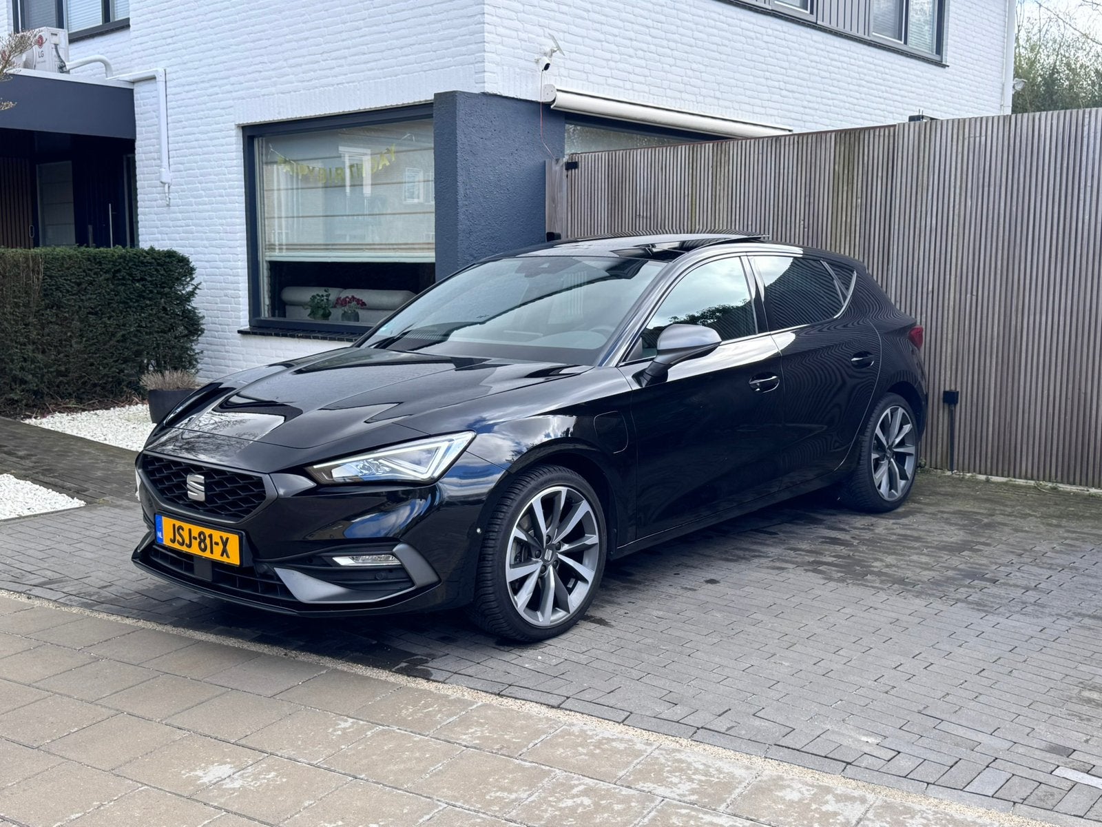 Seat Leon FR 1.4 E-hybrid 204pk 2021 Zwart PANO CARPLAY DCC, Auto's, Seat, 77 km/l, Zwart, Leon, Zwart