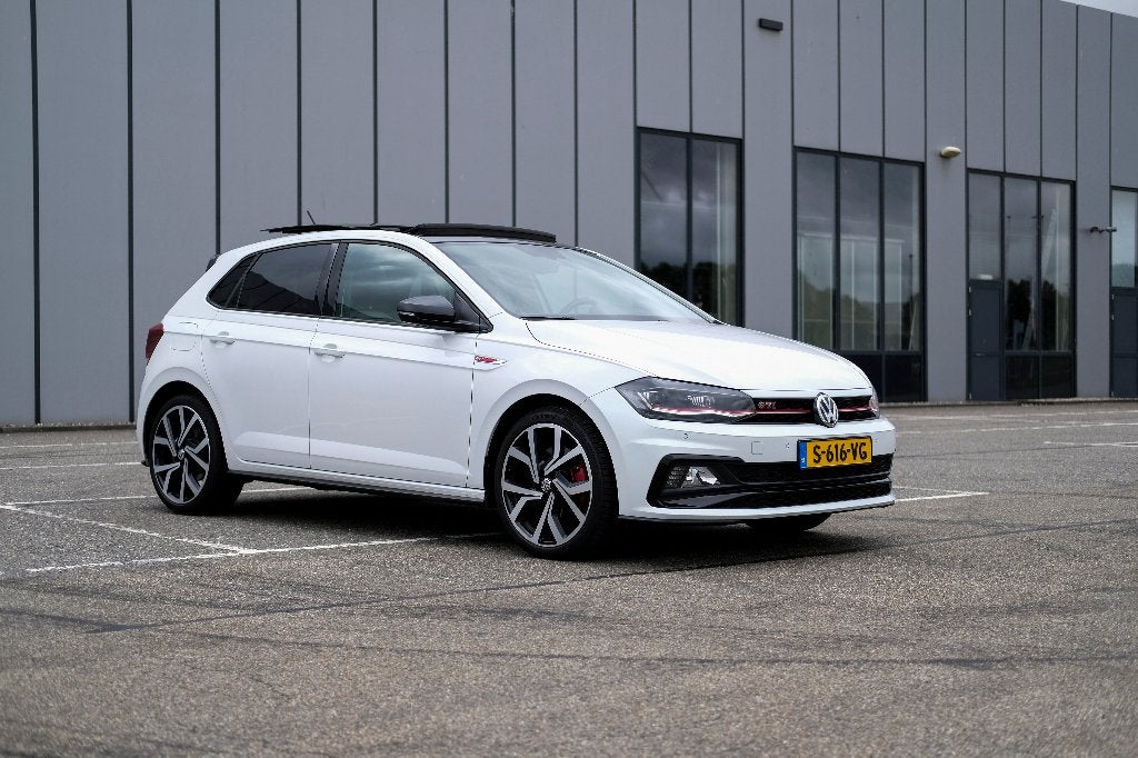 Volkswagen Polo GTI 2.0 TSI DSG (2019) | Pano | Beats |, Auto's, Zwart, 4 cilinders, 1984 cc, Wit