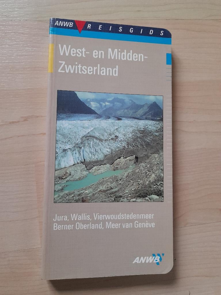 ANWB REISGIDS WEST- EN MIDDEN ZWITSERLAND Roswitha v Maarle, Europa, Ophalen of Verzenden, Reisgids of -boek, Gelezen