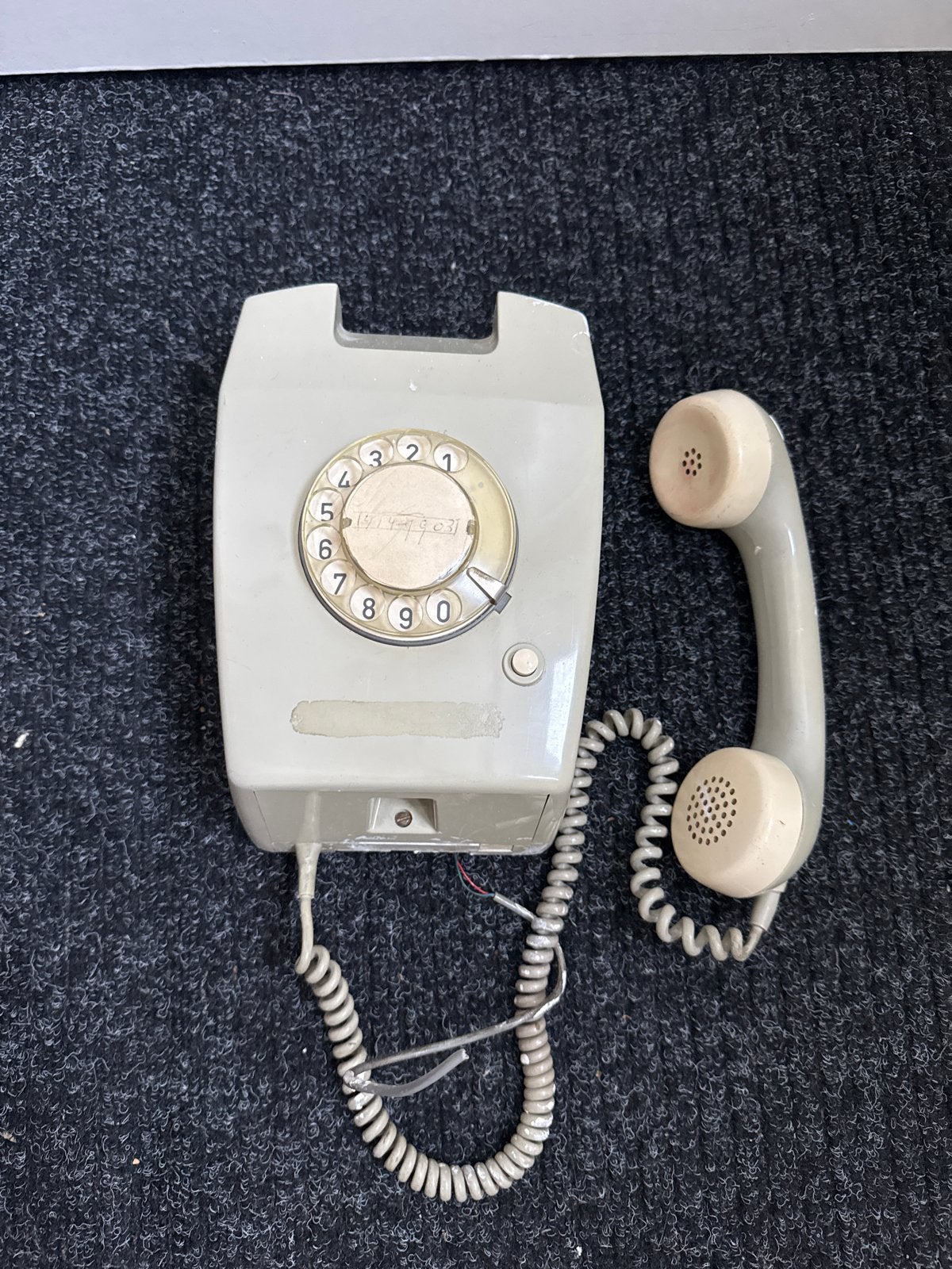 Vintage PTT Hangende Draaischijf Telefoon W65 (1971), Ophalen