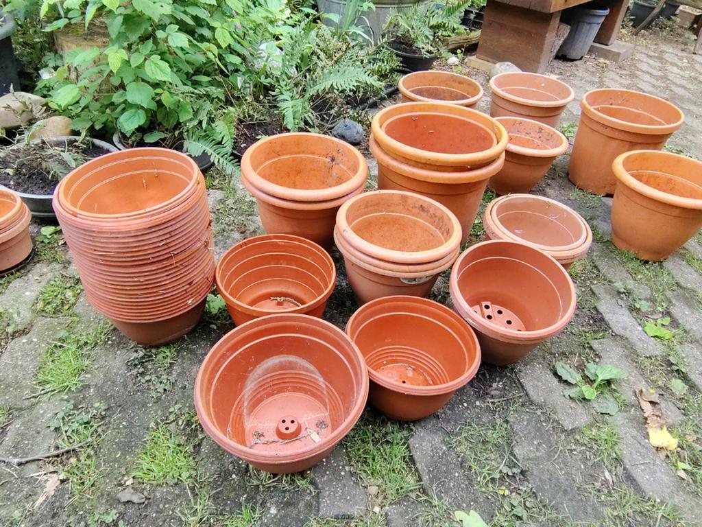 Grote bloempotten, Tuin en Terras, Bloempotten, Kunststof, Gebruikt, Rond, Minder dan 40 cm