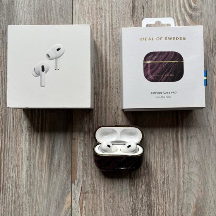 Apple AirPods Pro 2 (orgieel) met Ideal of Sweden hoesje, Ophalen of Verzenden, Zo goed als nieuw, Overige merken, Draadloos