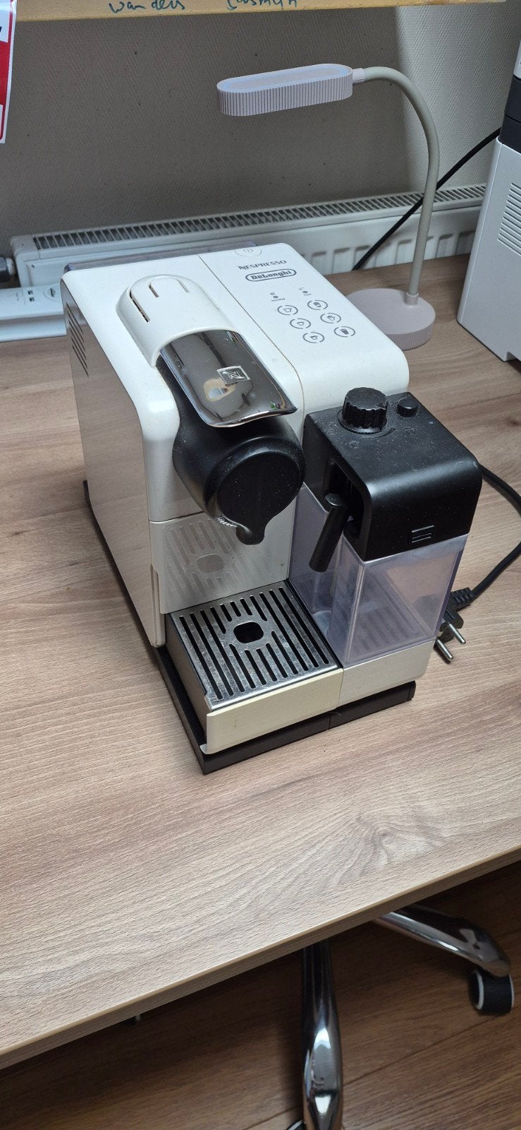 Nespresso DeLonghi koffiezetapparaat, Witgoed en Apparatuur, Koffiezetapparaten, Ophalen of Verzenden