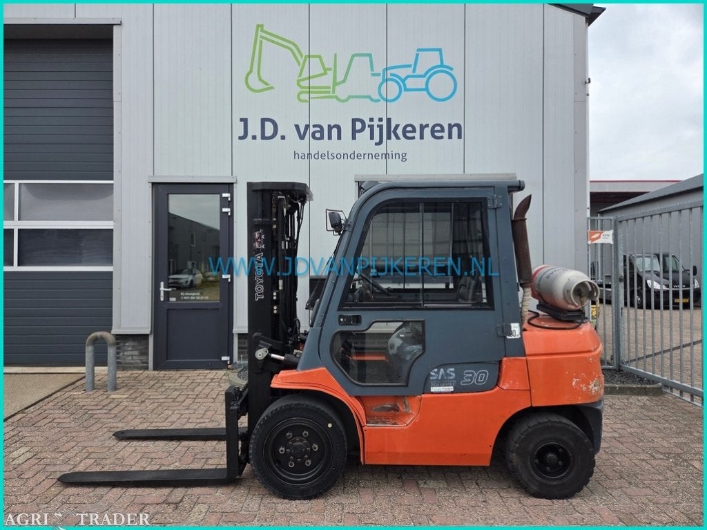 Toyota 02-7FGF30 216cm hoog+triplex4.3m+shift+4xhydraulic, LPG, Ophalen of Verzenden, Toyota, Nederland