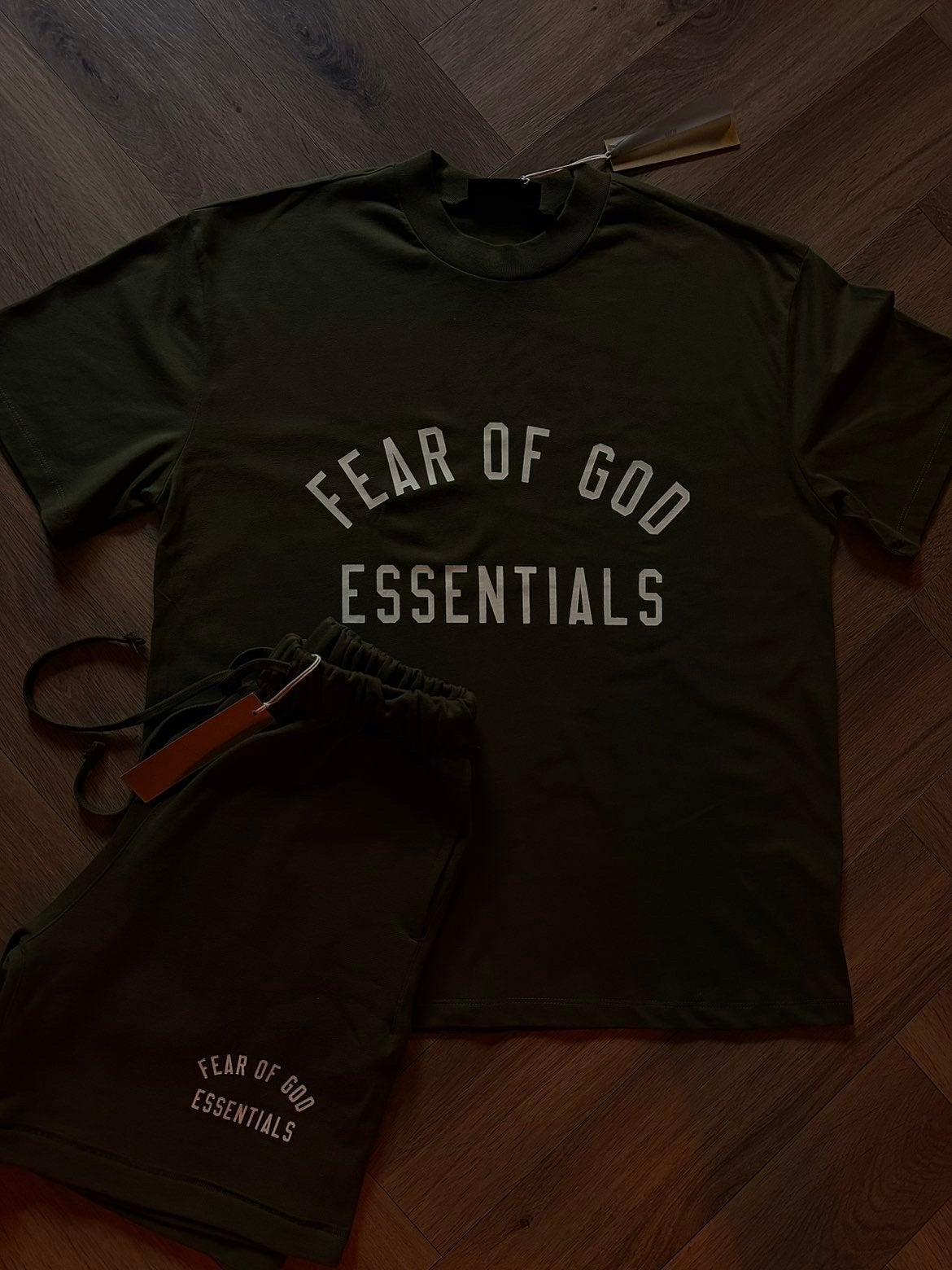 Fear of God Essentials T-shirt en korte broek set, Ophalen of Verzenden, Nieuw, Overige maten, Meerkleurig
