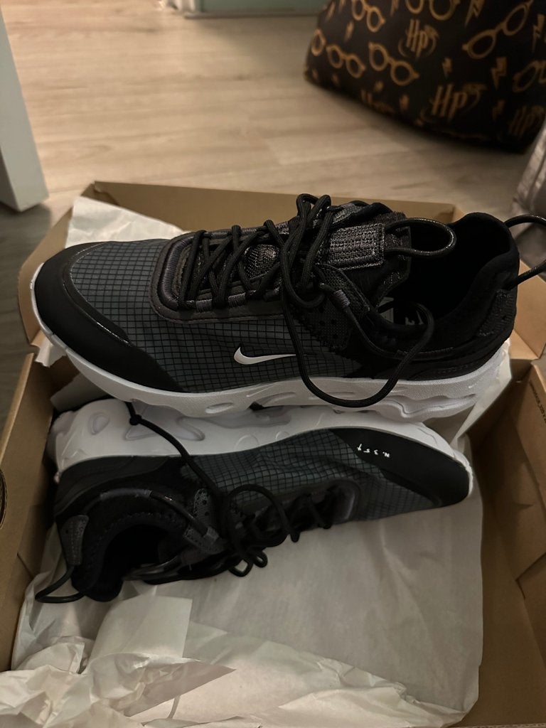 Nike react live zwart maat 40, Zwart, Nike, Ophalen of Verzenden, Sneakers of Gympen