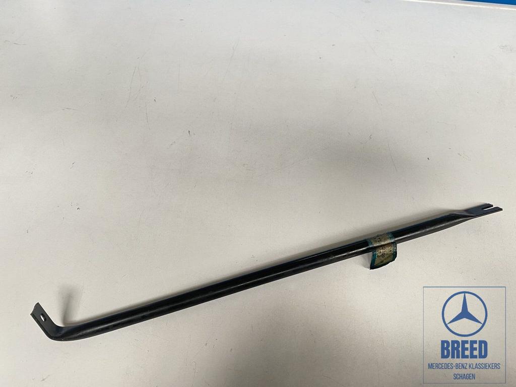 NOS versterking voorfront voor Mercedes-Benz W114 W115 /8, Auto-onderdelen, -, Nieuw, Ophalen of Verzenden, Bumper