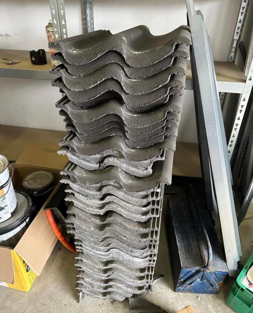 26 stuks BMI Monier Sneldek dakpannen, zwart, nieuw, Doe-het-zelf en Verbouw, Dakpannen en Dakbedekking, Ophalen, Steen of Klei