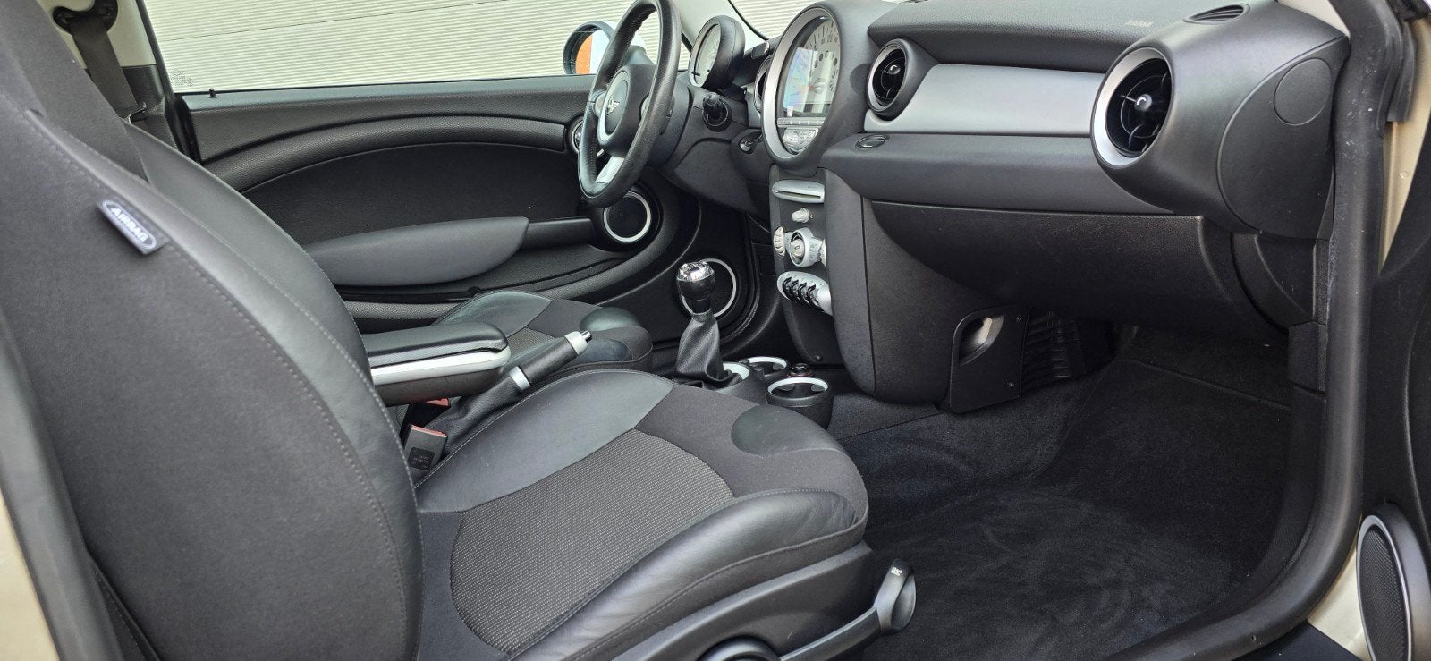 Foto 19 van Mini 1.6 Cooper PARK LANE  2007, nw apk,airco