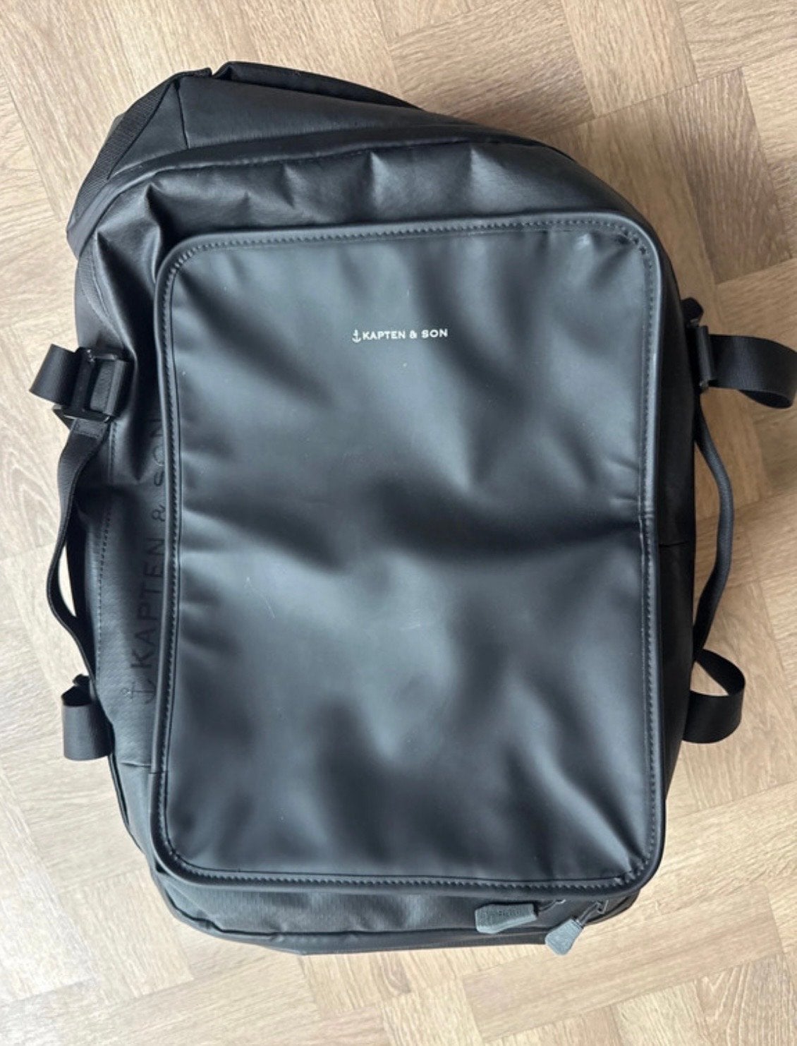Kapten & Son rugzak - medium, zwart, waterdicht, 25 tot 40 cm, Ophalen of Verzenden, Zo goed als nieuw, Waterdicht