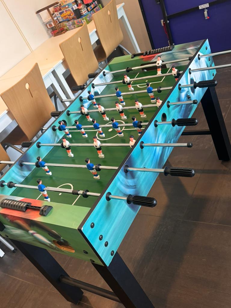 Tafelvoetbaltafel met 2 balletjes, Kinderen en Baby's, Speelgoed | Voetbaltafels, Ophalen, Gebruikt