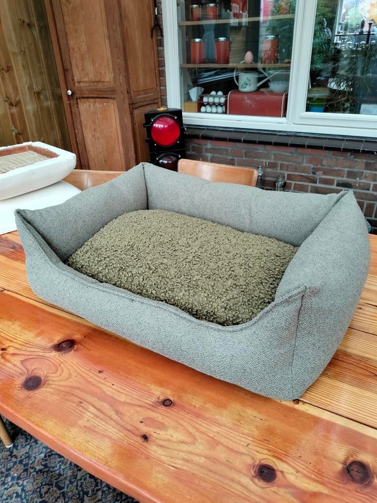Mooie hondenmand 75 x 60, Dieren en Toebehoren, Ophalen of Verzenden, Zo goed als nieuw