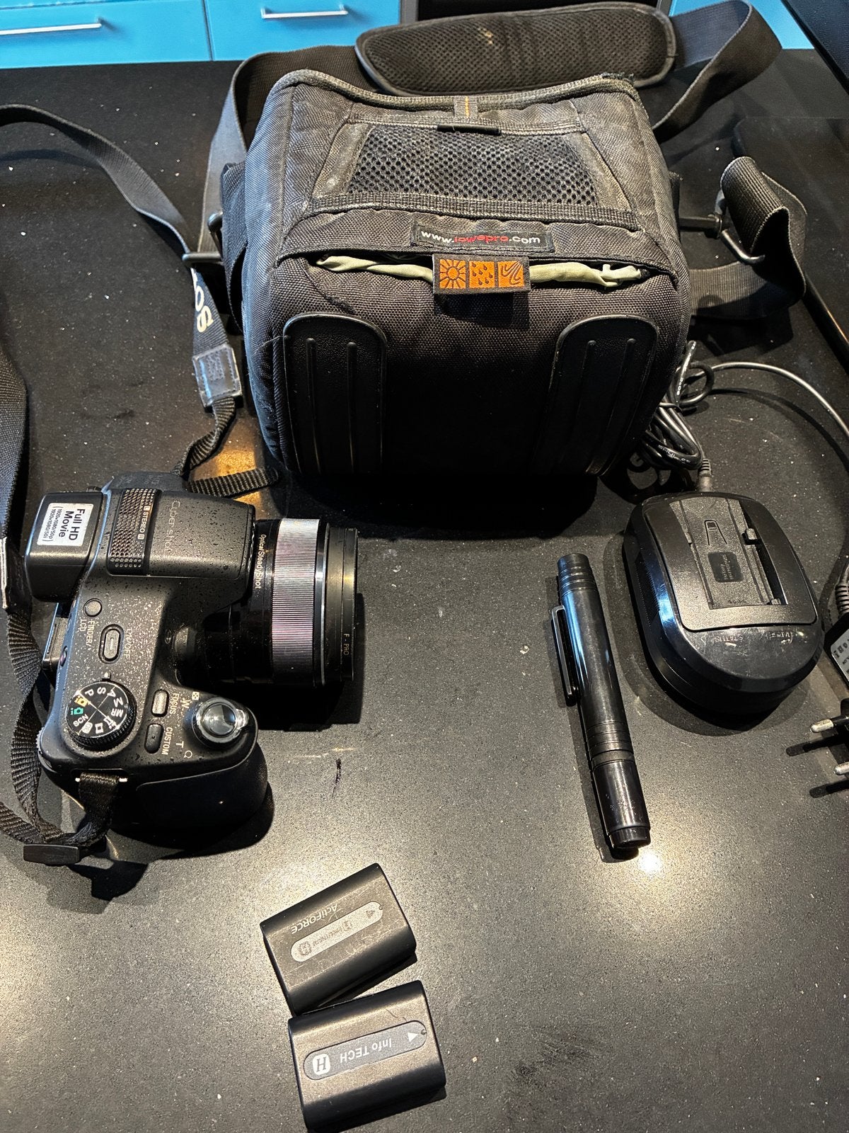 Sony Cyber-shot DSC-HX100V + 2 Accu’s, Oplader & Tas, Audio, Tv en Foto, Gebruikt, Beeldstabilisatie, Ophalen of Verzenden, Accu