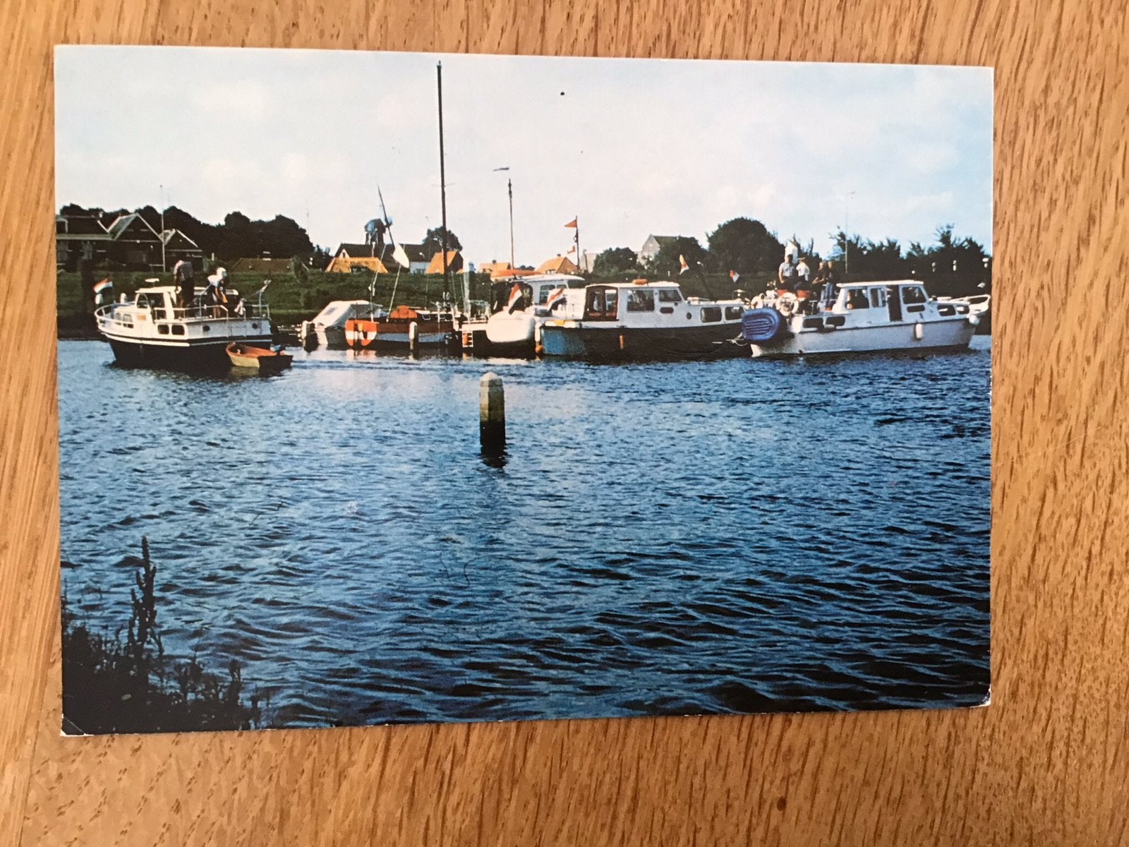 Ansichtkaart Hattem jachthaven Gelopen postzegel. 0.70 cent, Ophalen of Verzenden, Gelopen
