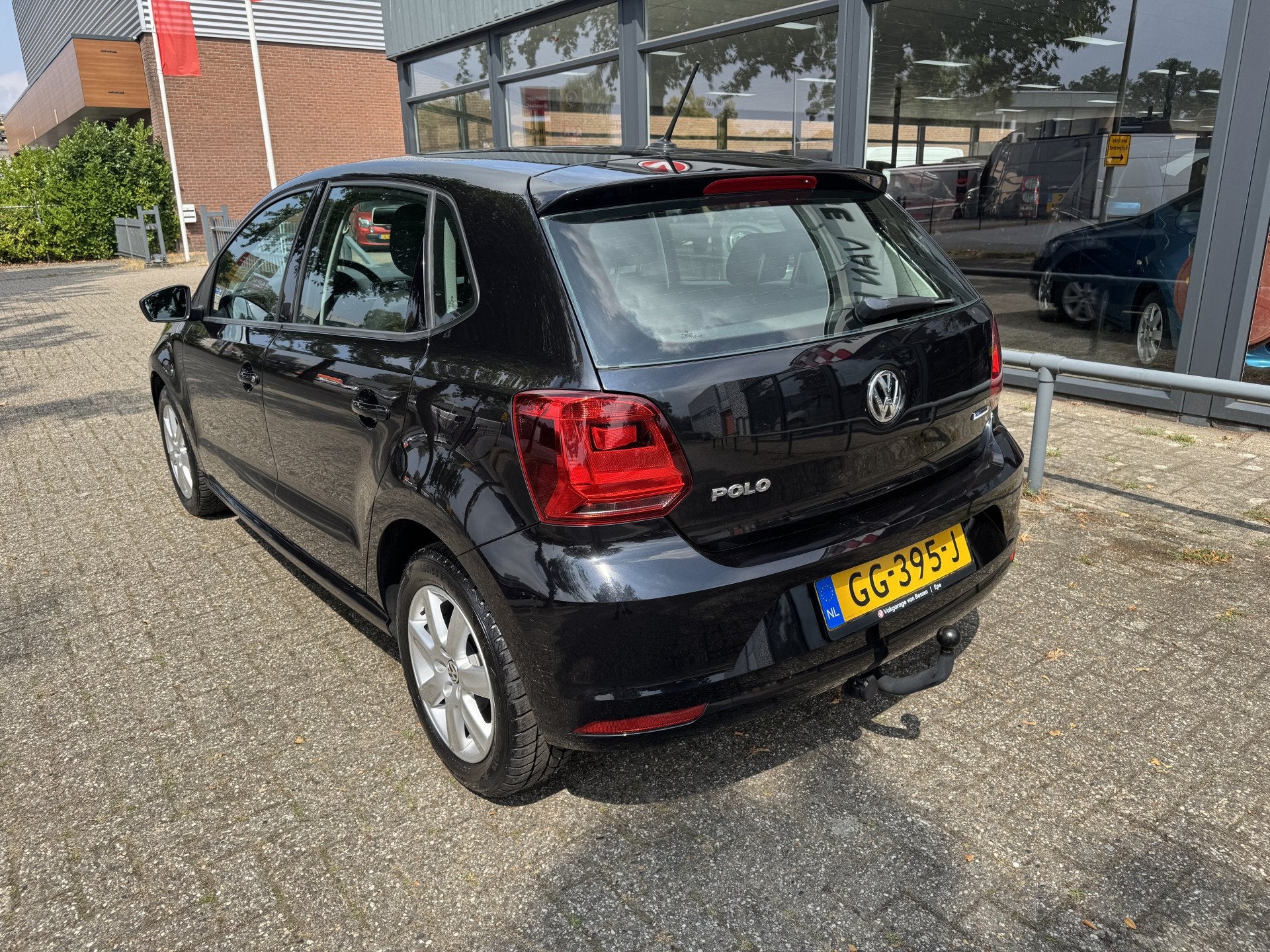 Volkswagen Polo 1.0 First Edition AIRCO-TREKHAAK-5DRS, Auto's, Euro 6, Zwart, Bedrijf, Handgeschakeld