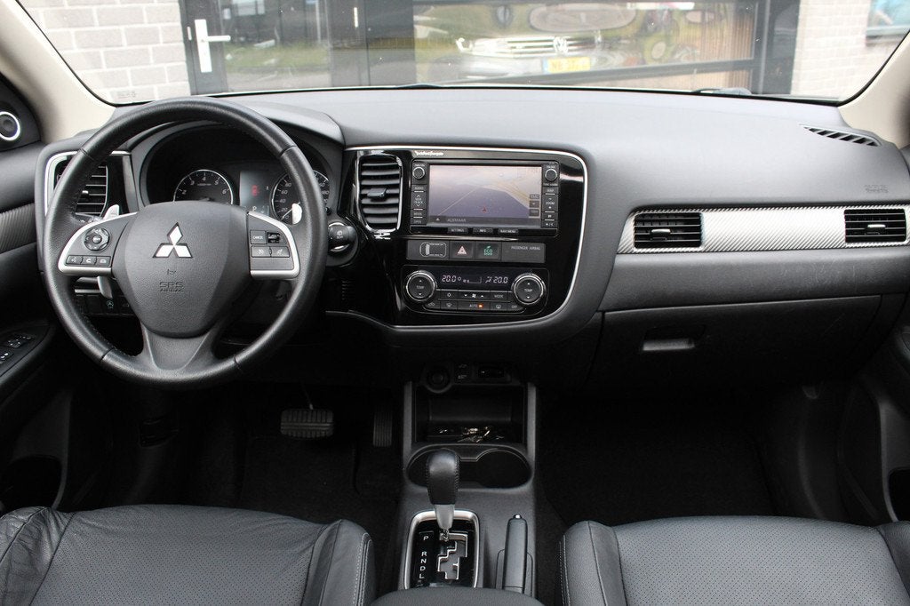 Mitsubishi Outlander 2.0 Instyle / Keyless / Leer / 7 Persoo, Auto's, 15 km/l, 4 cilinders, Automatische klimaatregeling, 7 stoelen