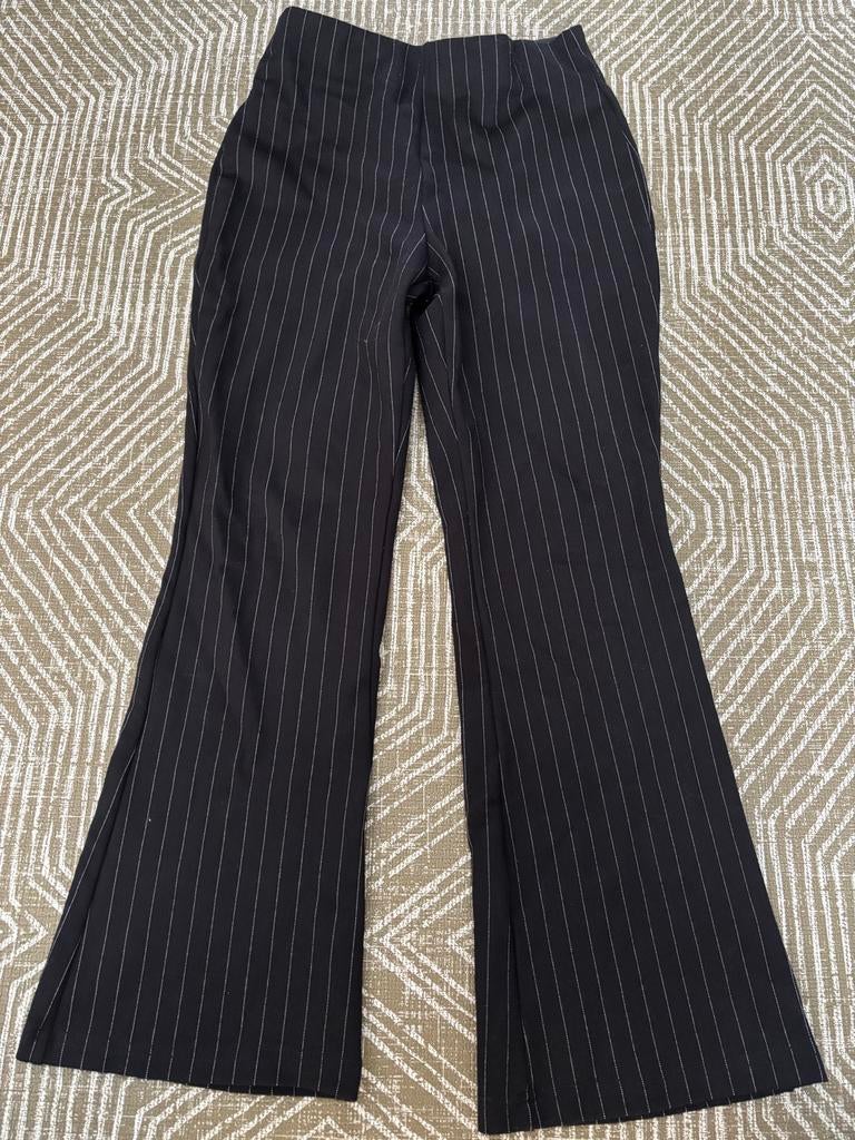 Stradivarius flared broek XS, Zwart, Nieuw, Ophalen of Verzenden, Maat 34 (XS) of kleiner