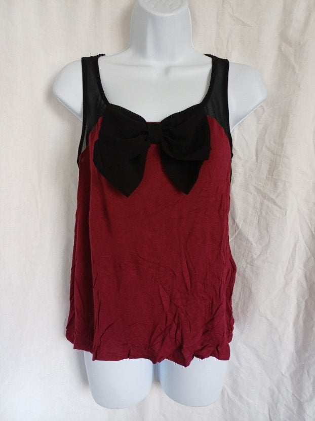 Mooi bodeaux-zwart t-shirt, gazen achterkant mt XS Divided, ., Ophalen of Verzenden, Zo goed als nieuw, Korte mouw