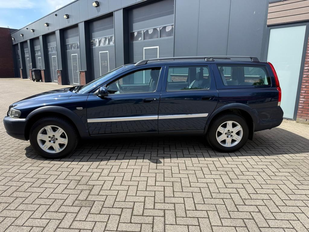 Volvo V70 XC 2.4 T AWD Comfort Luxury 7 PERSOONS AUTOMAAT/NI, Auto's, Volvo, Automaat, Zwart, 2435 cc, Vierwielaandrijving
