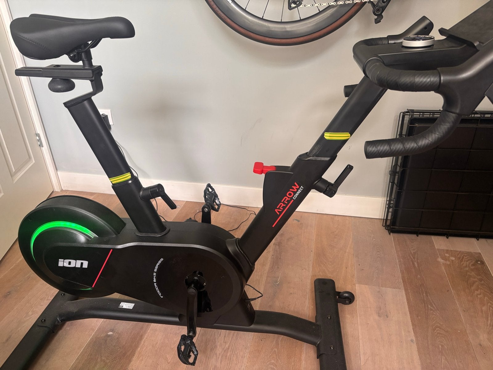 BH Fitness Arrow Connect Smart Bike -, Gebruikt, Ophalen of Verzenden, Metaal, Benen