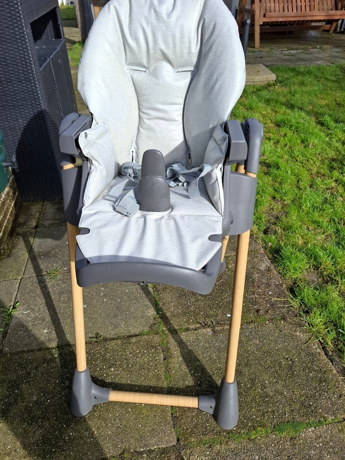 Cam Campione Meegroeistoel - Grijs met houten poten, Kinderen en Baby's, Kinderstoelen, Ophalen, Zo goed als nieuw, Meegroeistoel