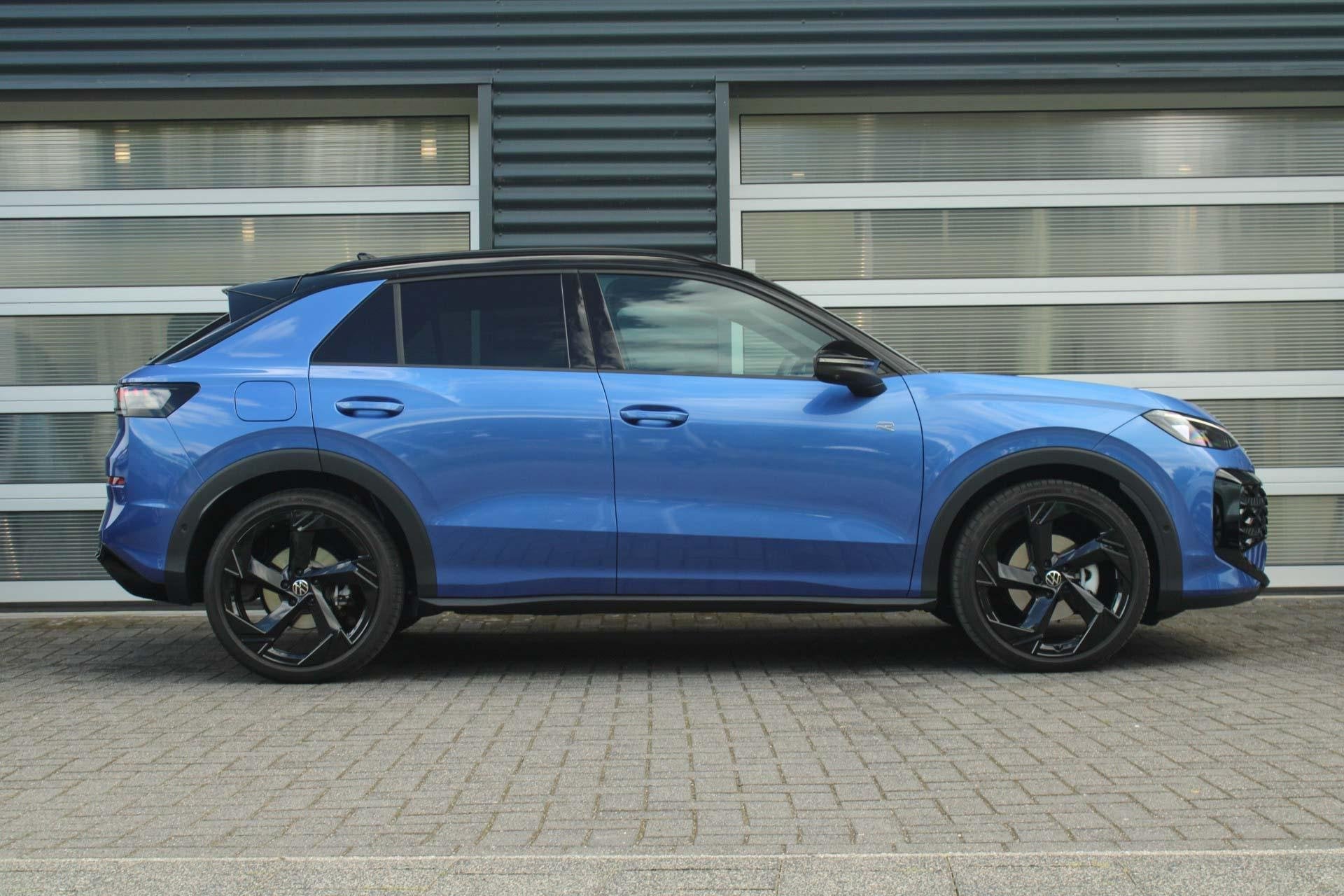 Volkswagen T-Roc 1.5 eTSI 150pk DSG R-Line First Edition | H, 1498 cc, Euro 6, 4 cilinders, Blauw