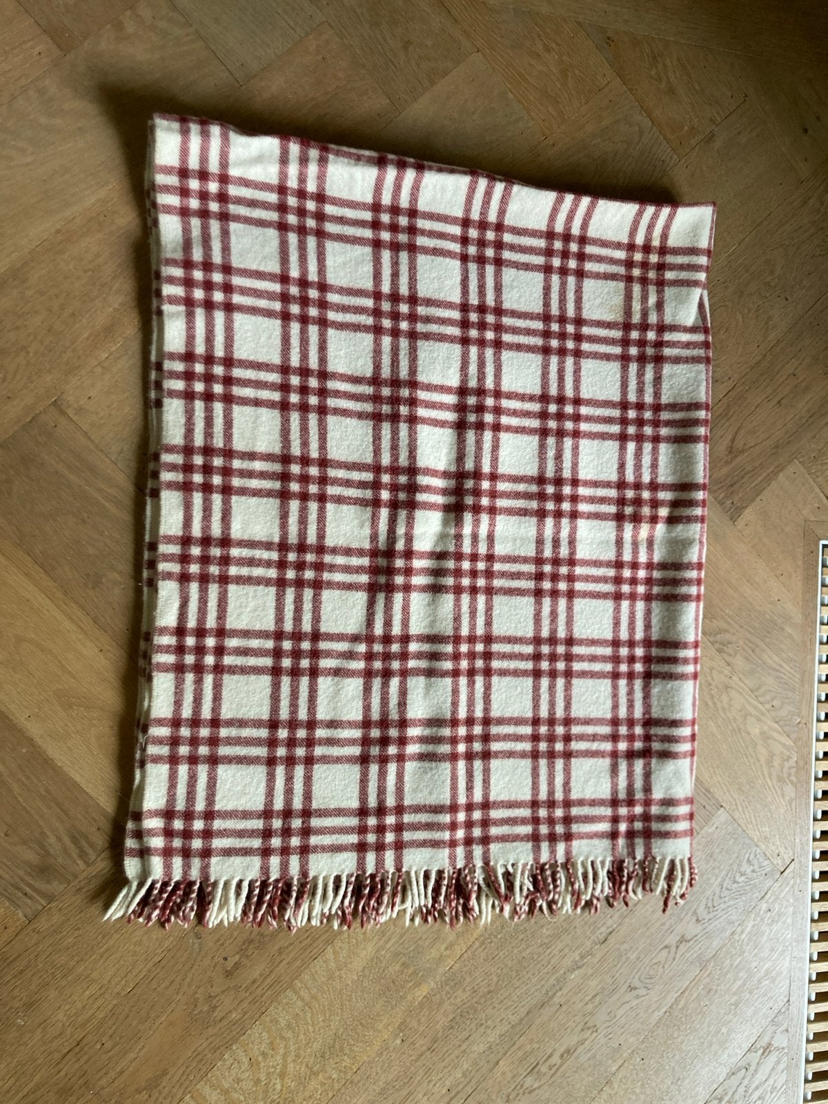 Geruit plaid/deken rood/wit wol, Overige merken, Gebruikt, Met print, Ophalen of Verzenden