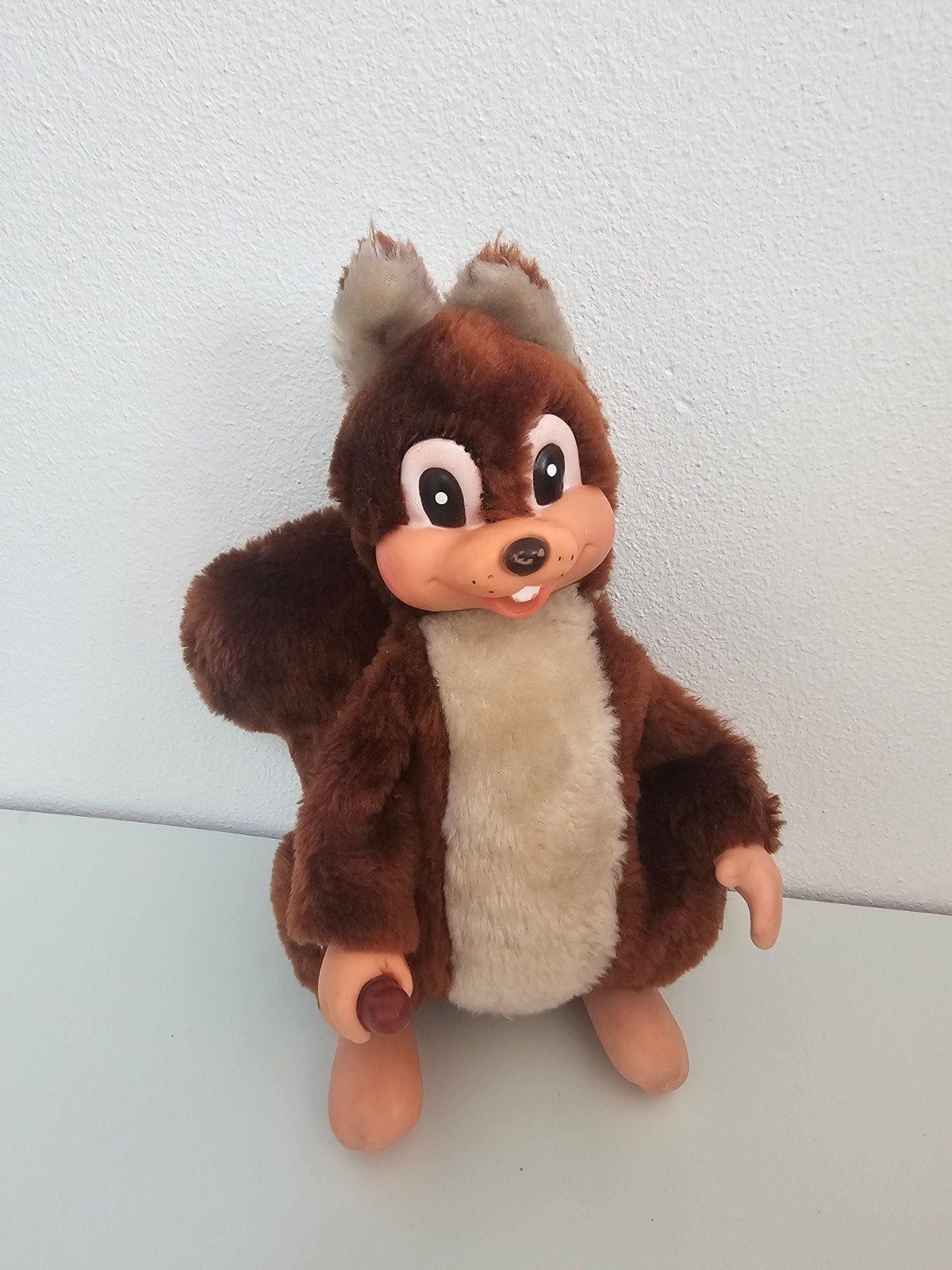 Vintage eekhoorn knuffel met plastic gezicht en handen, Gebruikt, Overige merken, Overige karakters, Overige typen