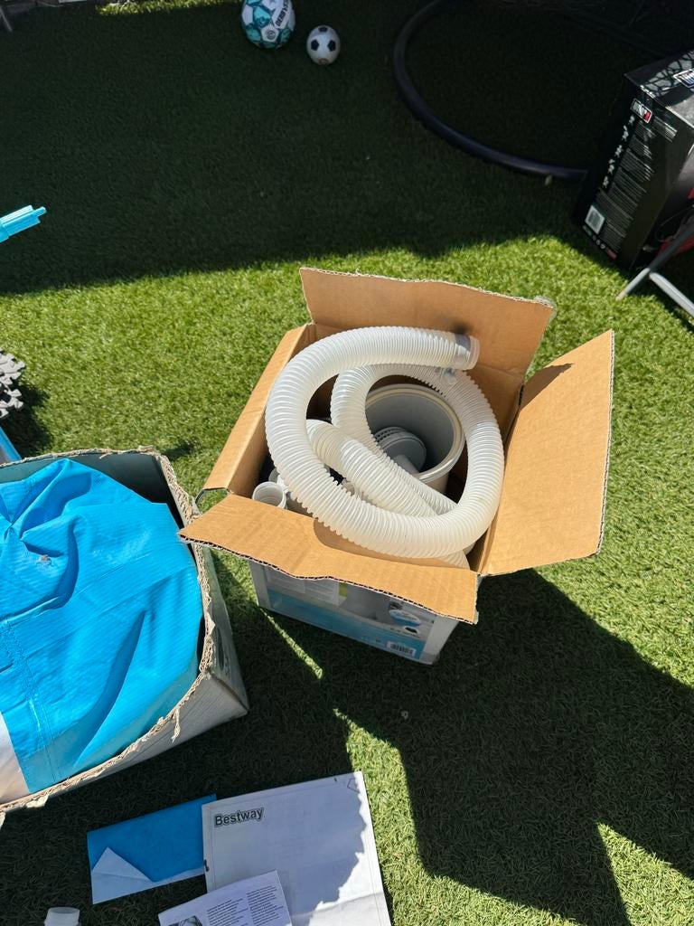 Zwembad met pomp en accessoires en onderhoudsset, Ophalen, Gebruikt, Afdekzeil