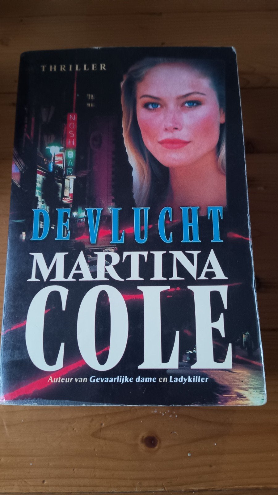 Martina Cole de vlucht, Ophalen of Verzenden, Zo goed als nieuw