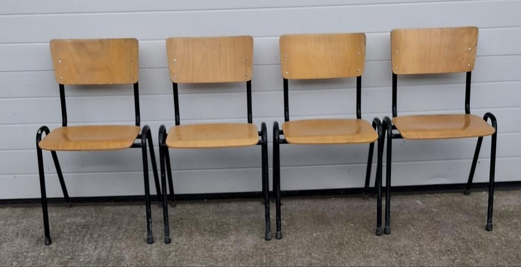 31 x Vintage schoolstoelen kantine stoelen hout cafe horeca, Zwart, Ophalen of Verzenden, Zo goed als nieuw, Vijf, Zes of meer stoelen