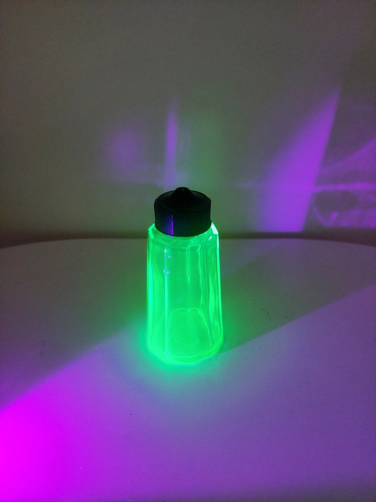 Art deco zoutstrooier uranium glas '30, Ophalen of Verzenden