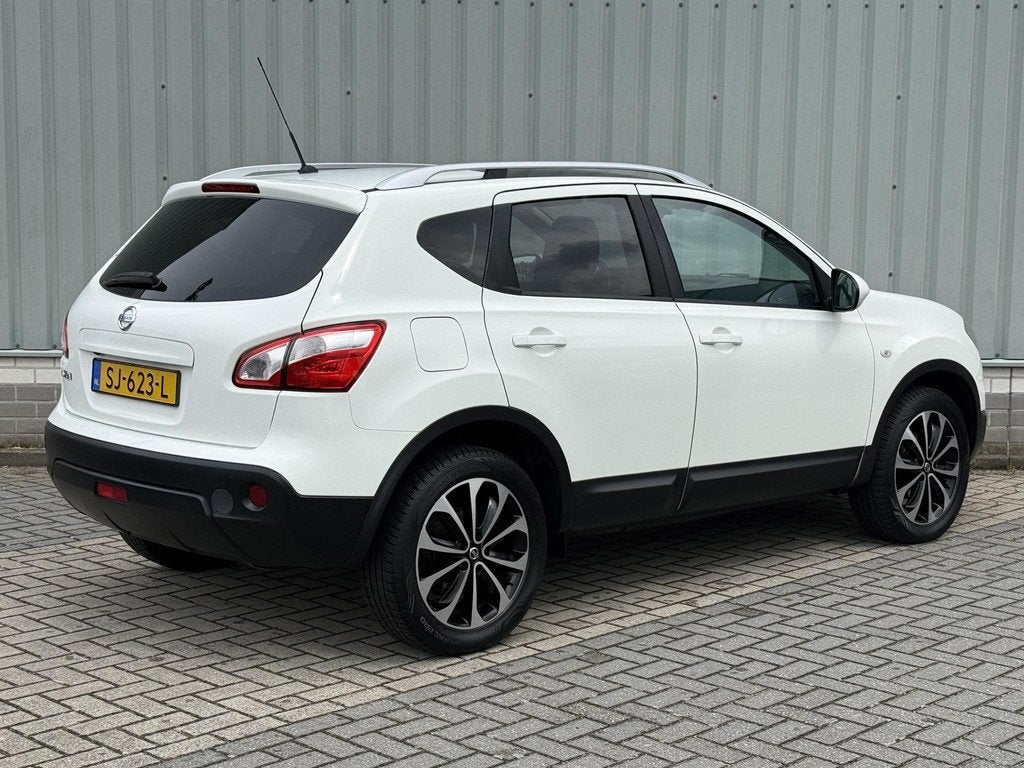 Nissan Qashqai 1.6 Connect Edition / Panoramadak / Navigatie, Voorwielaandrijving, Euro 5, Stof, Gebruikt