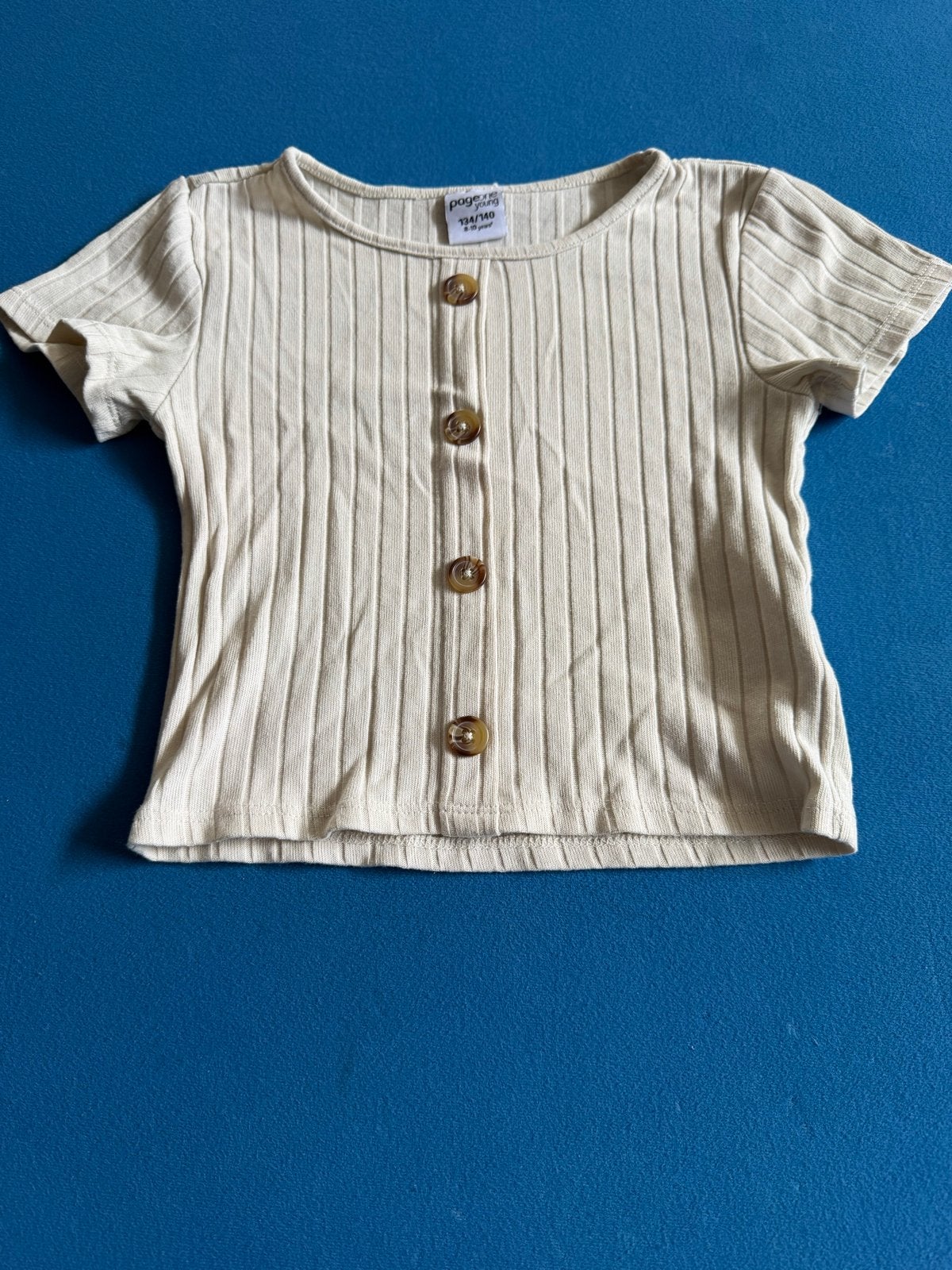 Zomers  truitje met knoopjes - Page One Young 134/140, Verzenden, Zo goed als nieuw, Meisje, Shirt of Longsleeve