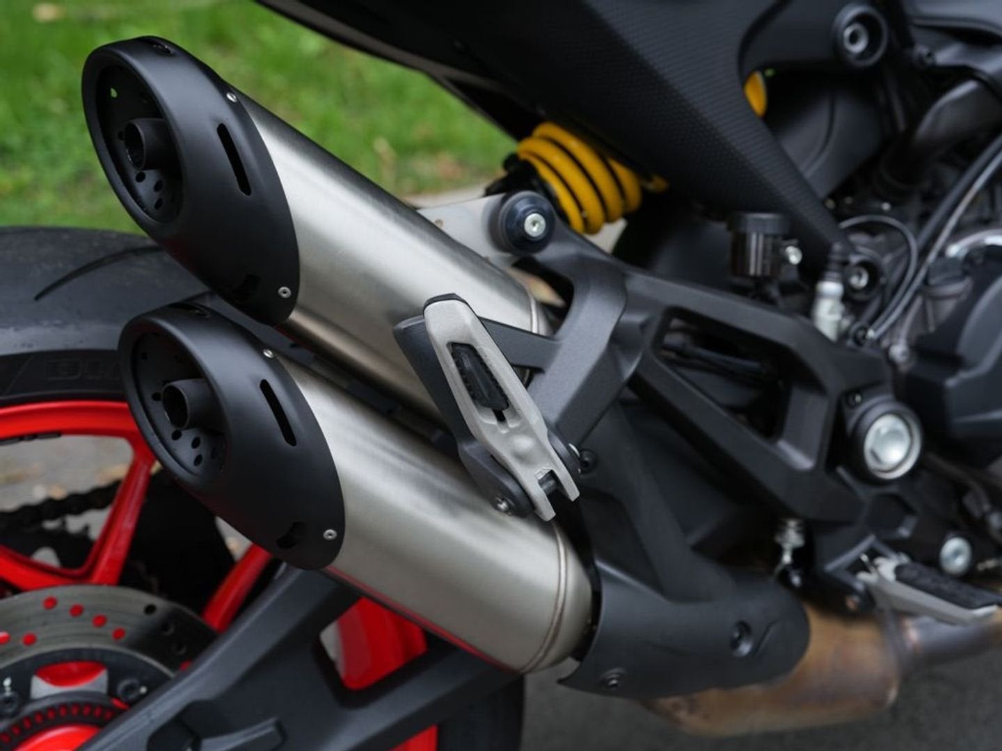 Ducati Monster + | Nieuwstaat !, DUCATI, 2 cilinders, Bedrijf, Onbekend