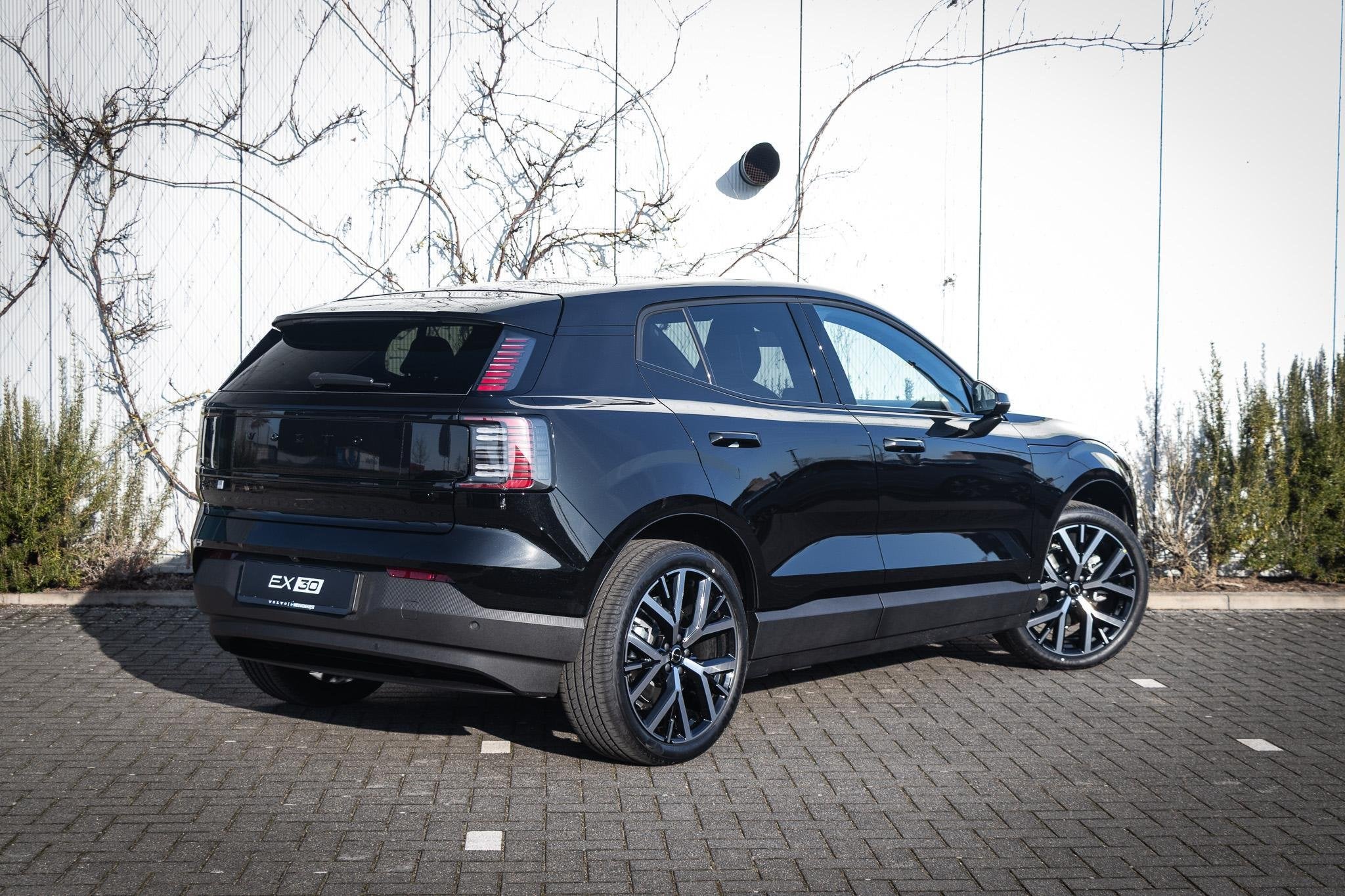 Volvo EX30 Single Motor Ext Range Ultra Black Ed Euro 69 kWh, Auto's, Volvo, Automaat, Achterwielaandrijving, Automatische klimaatregeling