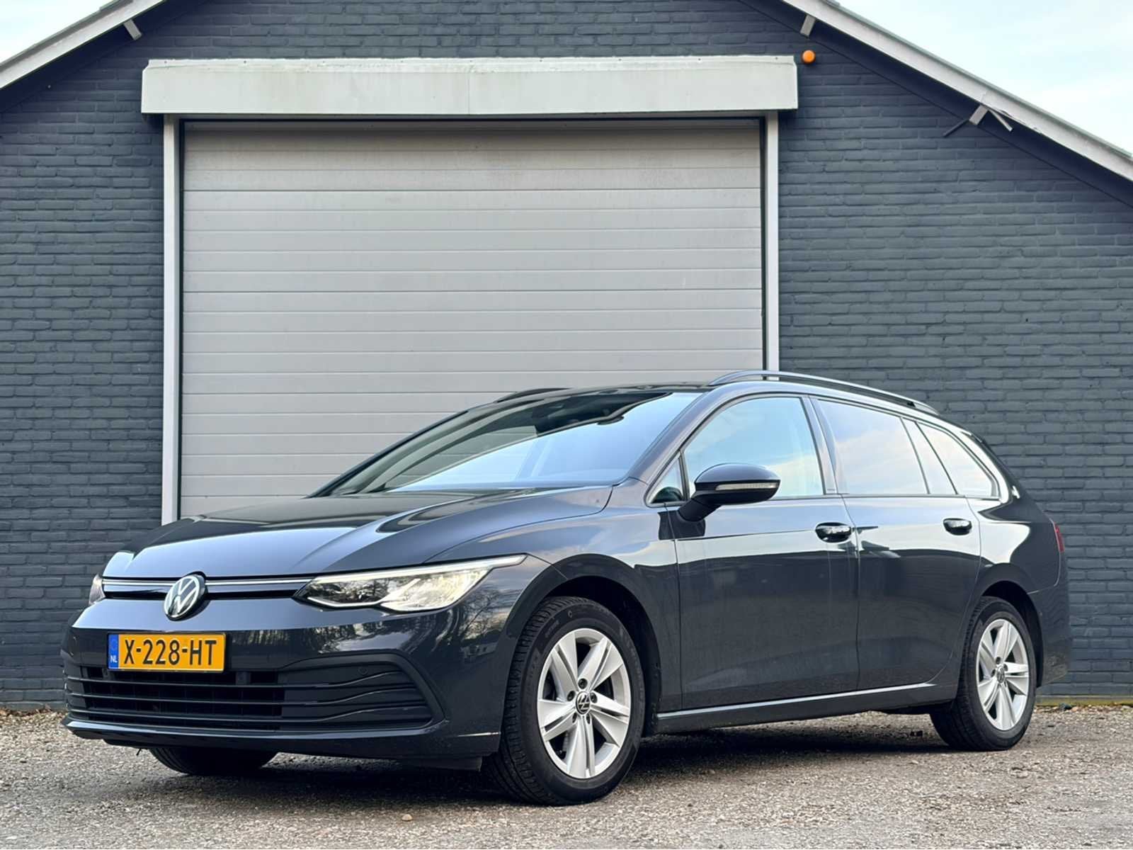 2023 - Volkswagen - Golf Variant - 1.5 eTSI Life Bns - Perso, Auto's, 4 cilinders, 700 kg, Golf Variant, 66 €/maand