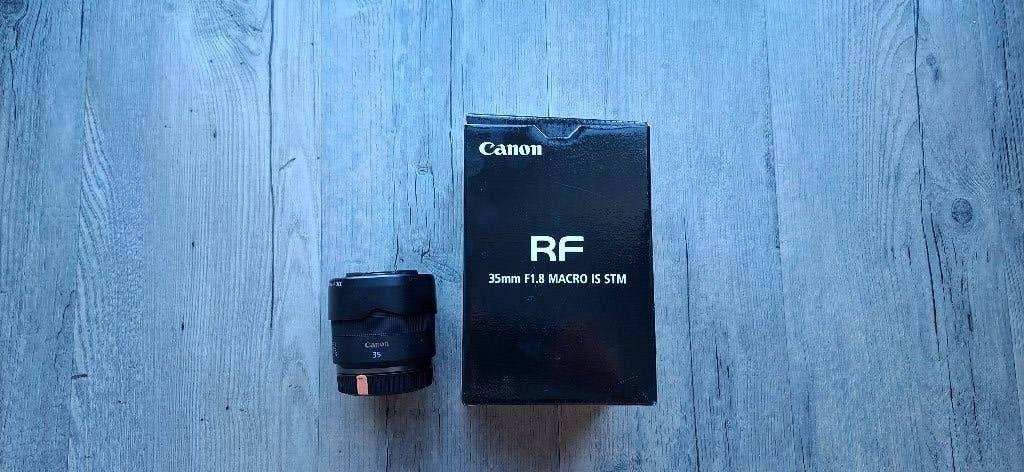 Canon RF 35mm F1.8 Macro IS STM + zonnekap en doos, Canon, 35 mm, Canon RF, Ophalen of Verzenden