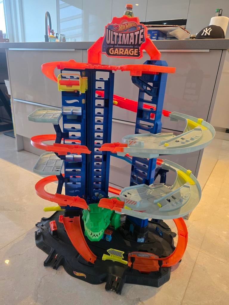 Hot Wheels City Ultimate Garage (Robot T-Rex), Ophalen, Racebaan, Zo goed als nieuw, Hot Wheels