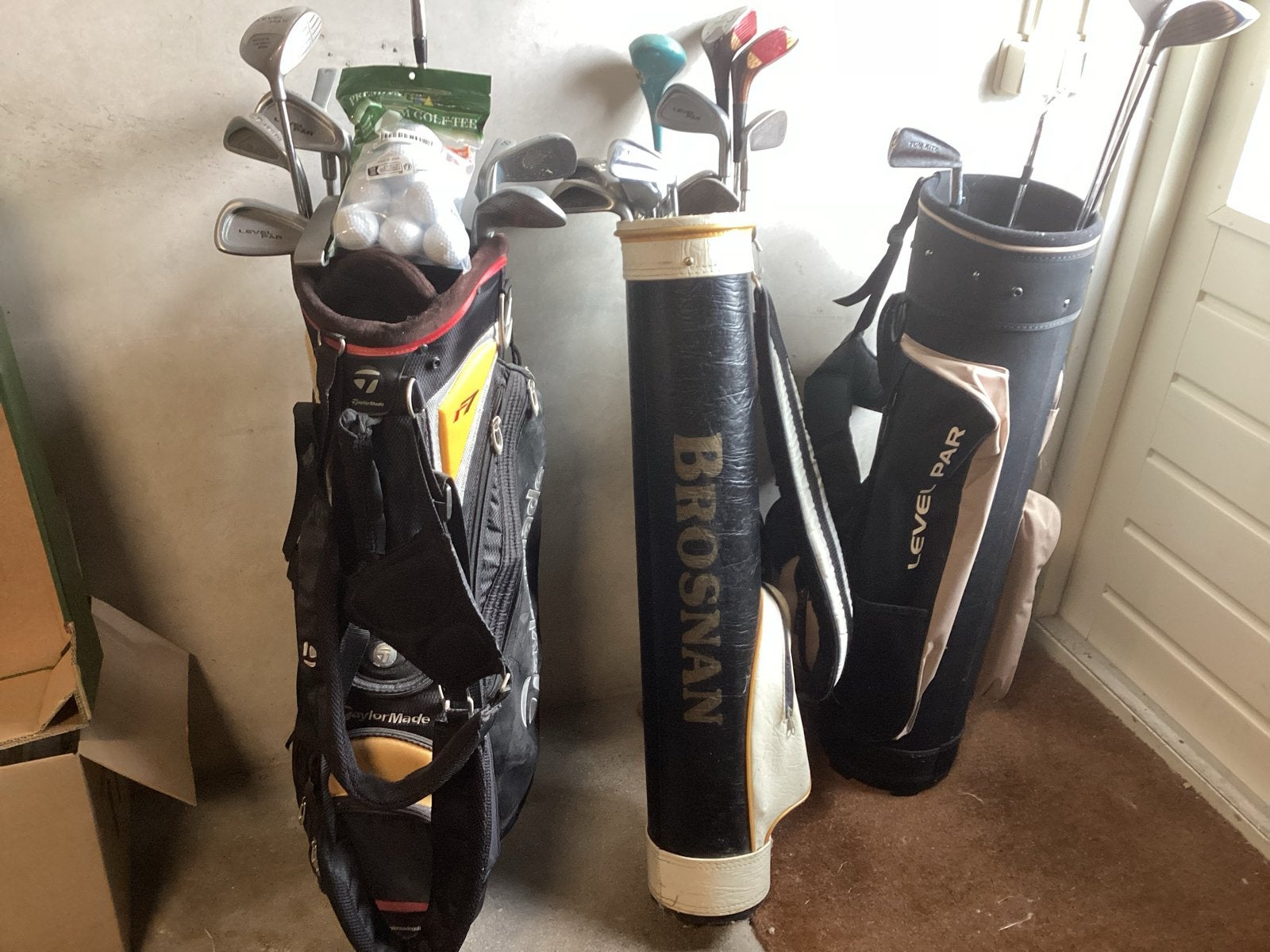 Diverse golfsets en tassen - TaylorMade, Brosnan, Level Par, Sport en Fitness, Golf, Ophalen of Verzenden, Gebruikt, Set, Callaway
