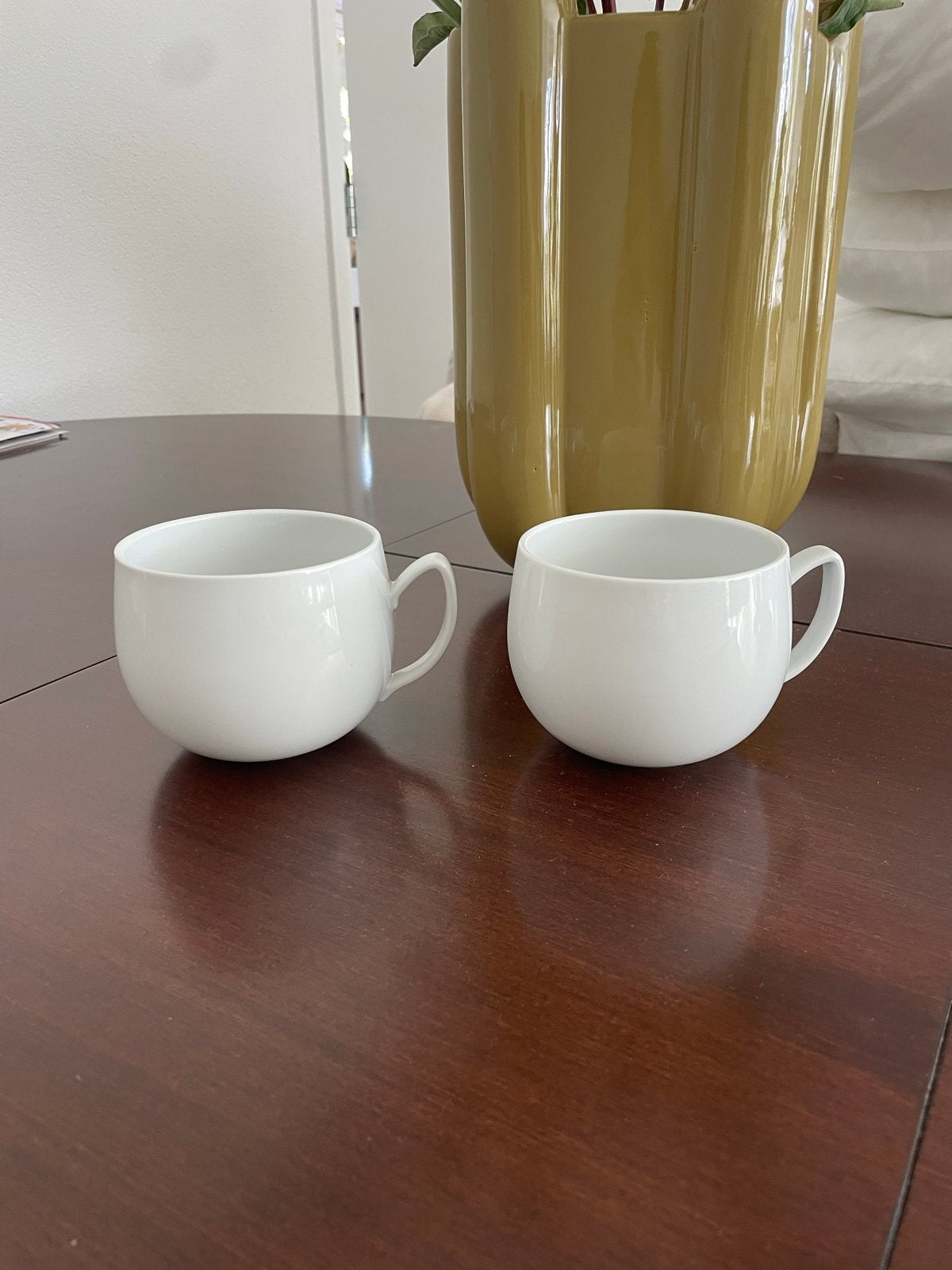 Twee nieuwe witte koffie/theekopjes, Ophalen of Verzenden, Zo goed als nieuw, Keramiek, Kop(pen) en/of Schotel(s)