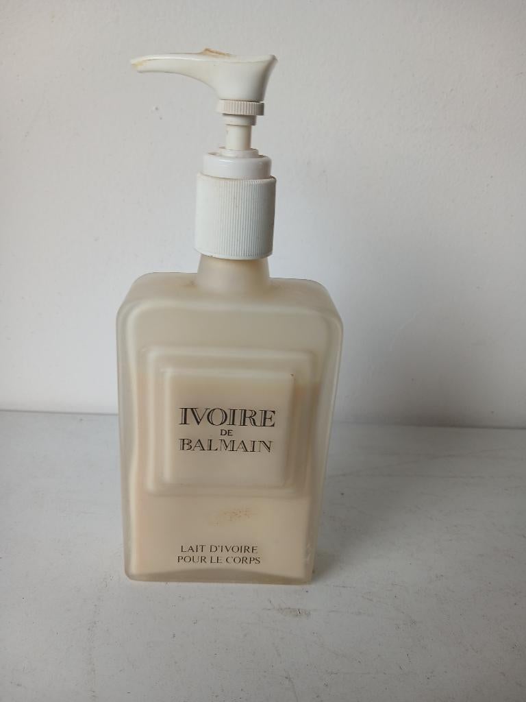 RARITEIT !!! OLD VERSION Ivoire de Balmain bodylotion met, Verzenden, Zo goed als nieuw, Overige typen, Gevuld