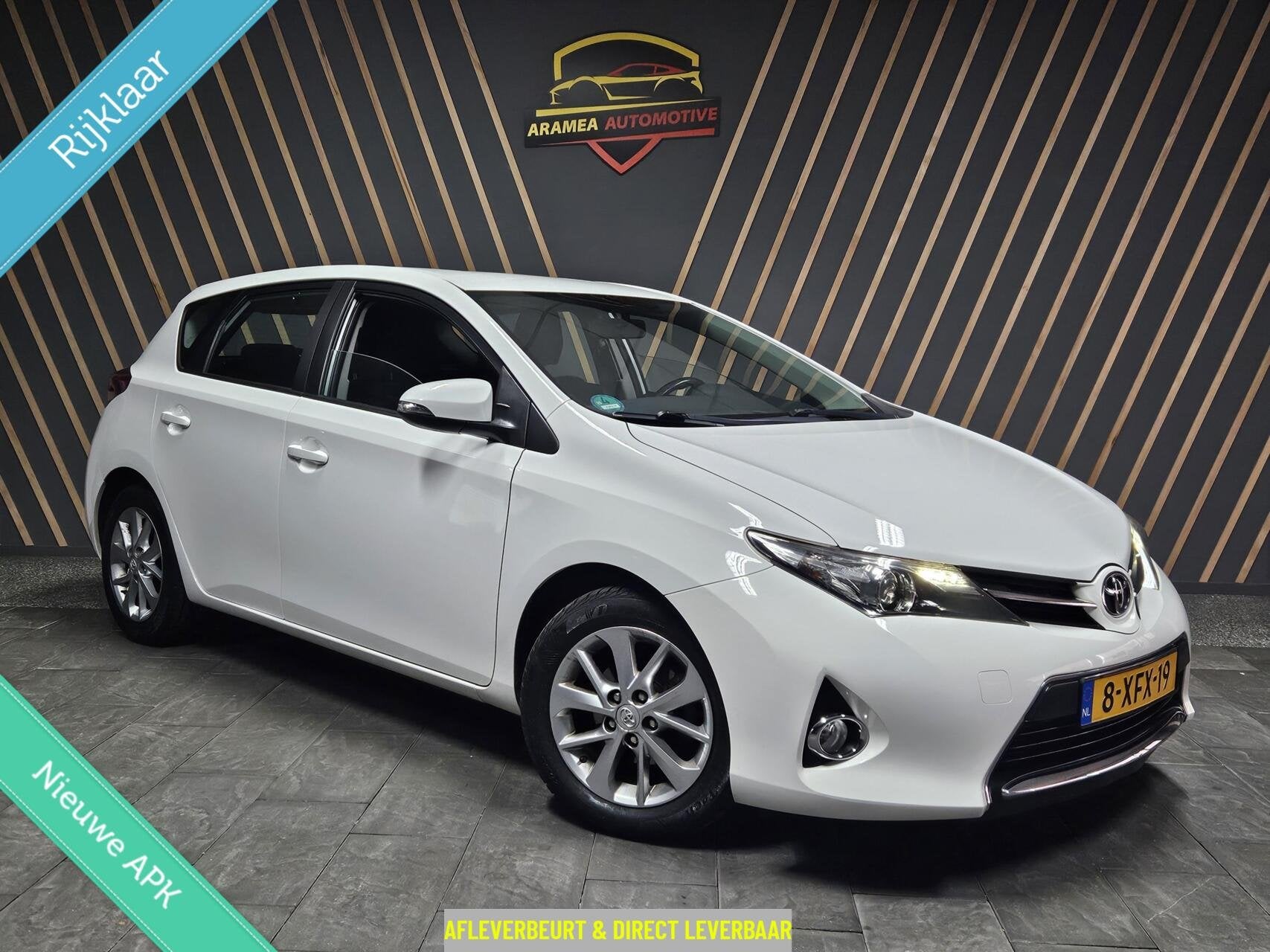 Toyota Auris 1.3 Now 2014|Trekhaak|Nieuwe APK|Cruise Control, Auto's, Toyota, Voorwielaandrijving, Euro 5, Gebruikt, Start-stop-systeem