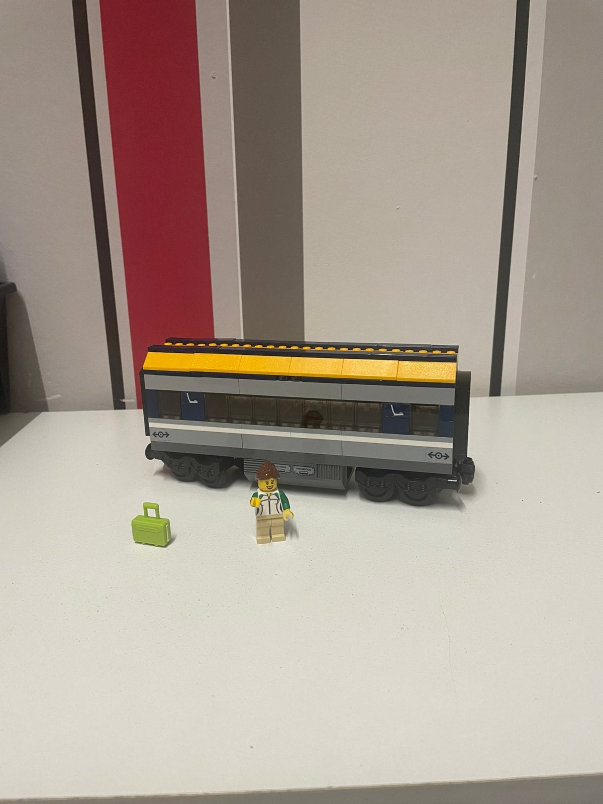 Lego city passagierswagons 60197, Ophalen of Verzenden, Zo goed als nieuw