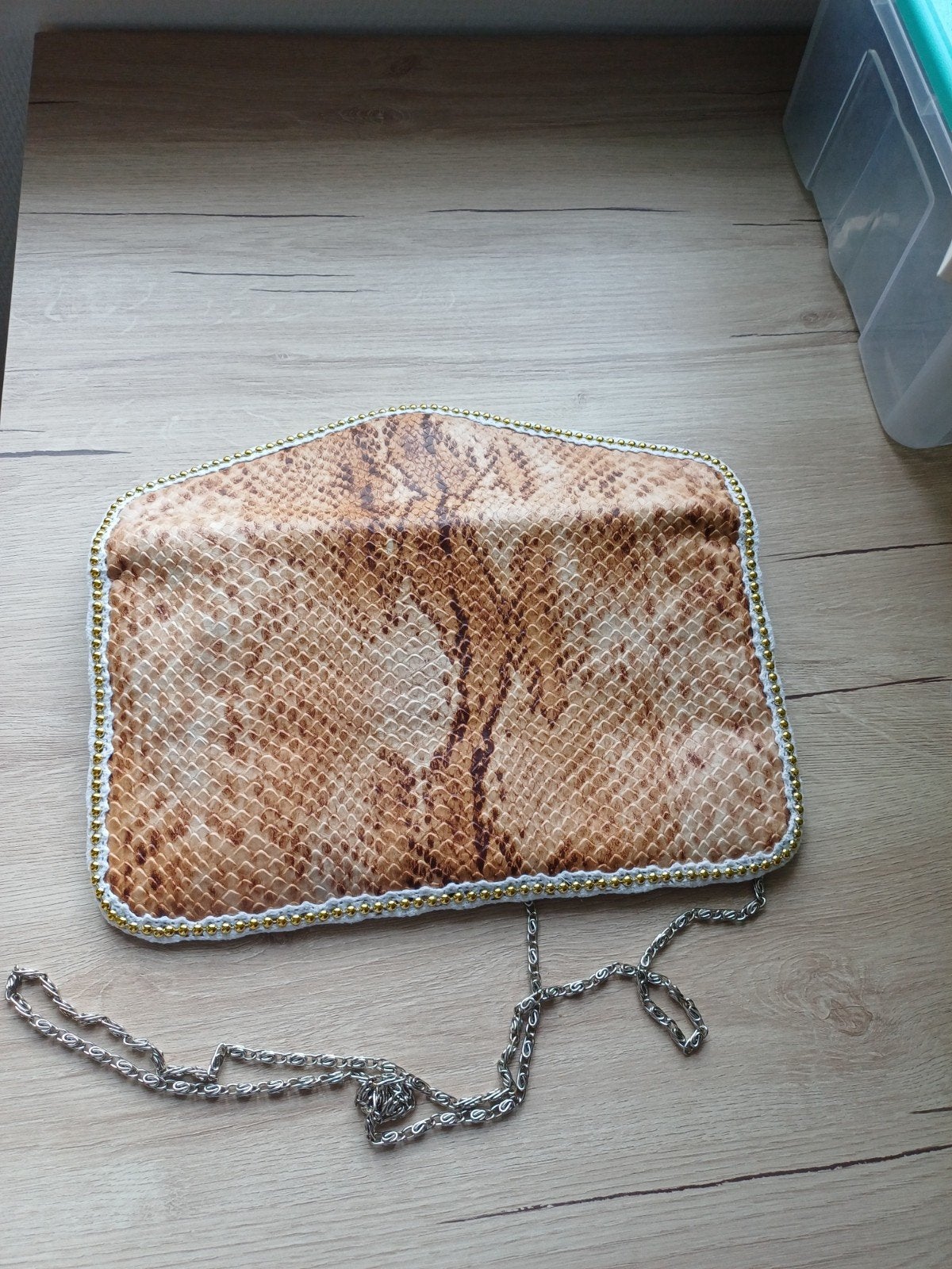 Dames schoudertas met ketting, Overige merken, Gebruikt, Beige, Ophalen of Verzenden