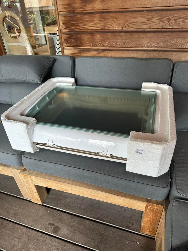 Dometic dakluik voor campers en caravans, Doe-het-zelf en Verbouw, Glas en Ramen, Ophalen, Zo goed als nieuw, Minder dan 80 cm