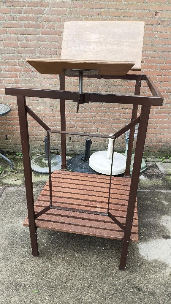 Dirigentenpodium met lessenaar uit de kerk uit Malden, Ophalen, Zo goed als nieuw