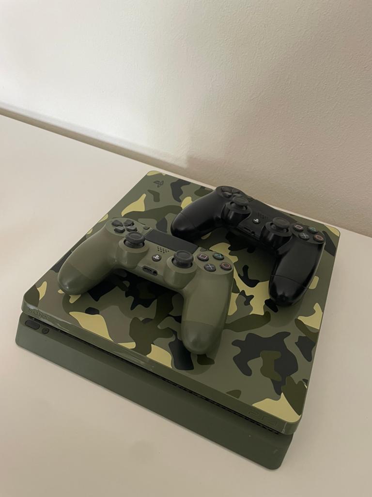 Playstation 4, Spelcomputers en Games, Ophalen, Gebruikt, Met 2 controllers, Original